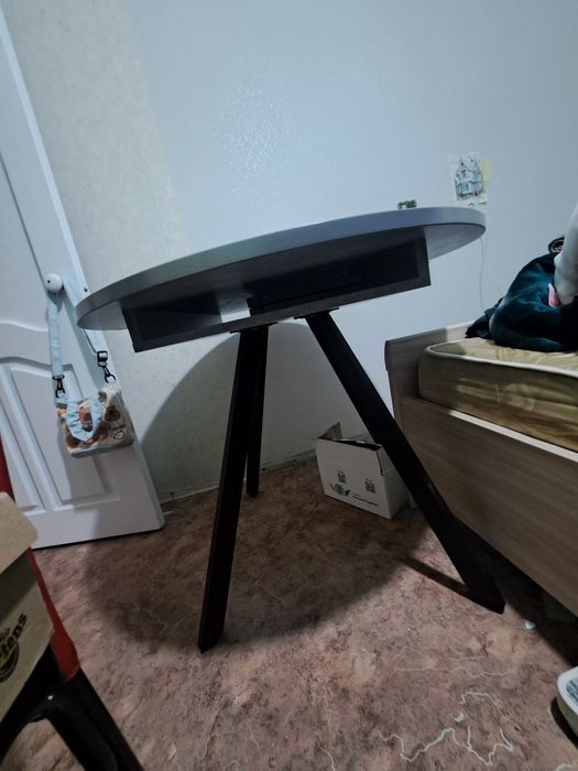 Продается стол!!
