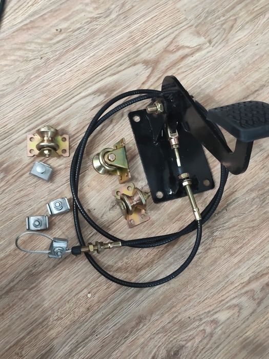 Учебные дублирующие педали для автошкол: безопасность и профессионализ