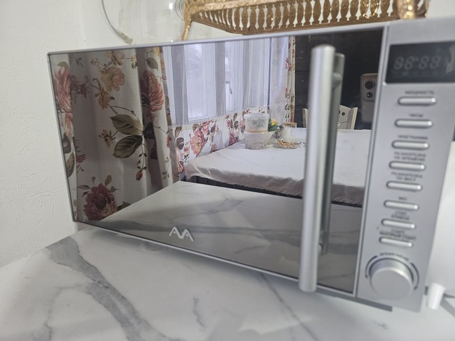 Продам микроволновку зеркальная стильная