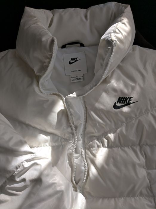 Дамско зимно  яке Nike