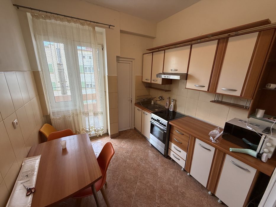 Ofer spre inchiriere Apartament 3 Camere in zona Centrala Bd. Traian
