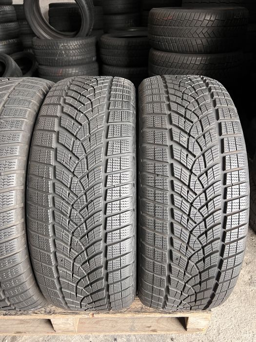 4 anvelope iarna 235/50/20 , GoodYear , 7.4-7.8 mm