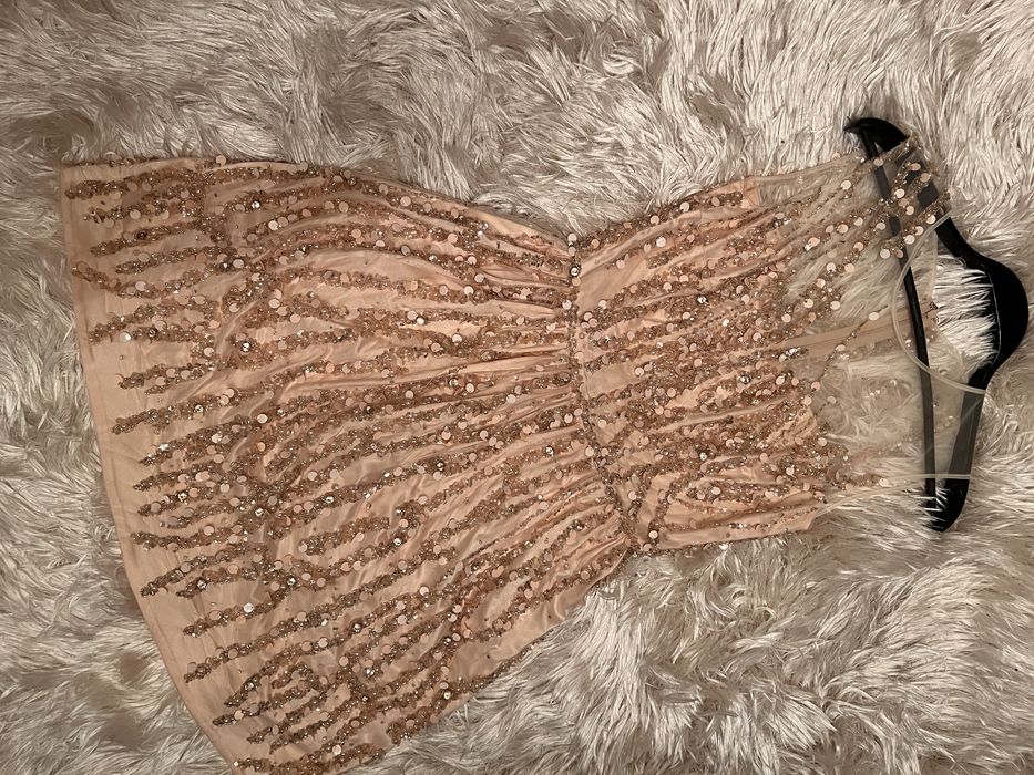 Vand rochie facuta la comanda