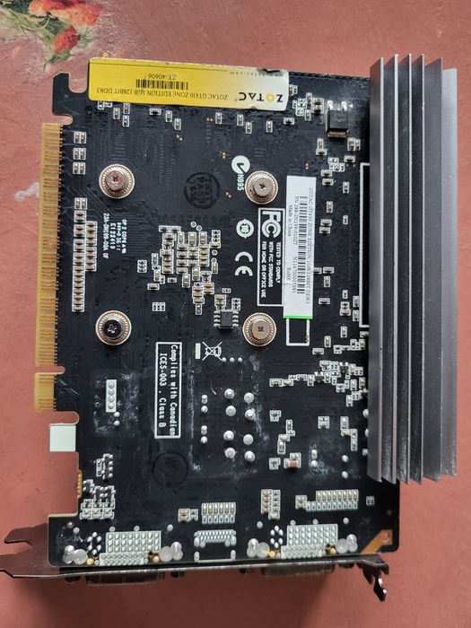 Lot 4 placi video de buget (GT210, GT420, GT430, QUADRO 2000)