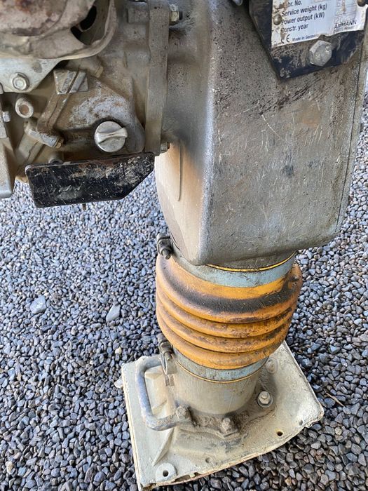 Broasca compactor pe benzina
