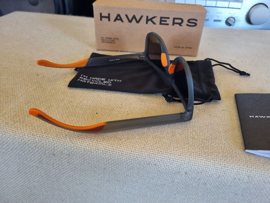 Ochelari de soare Hawkers. Noi.