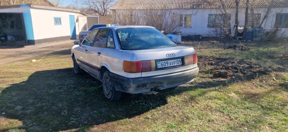 Срочно  продам  Audi 80