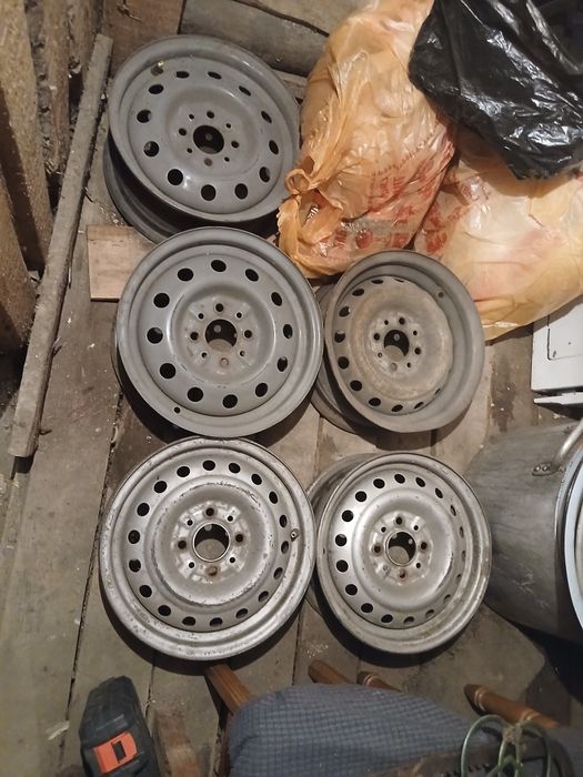 Продам диски штампы на 13