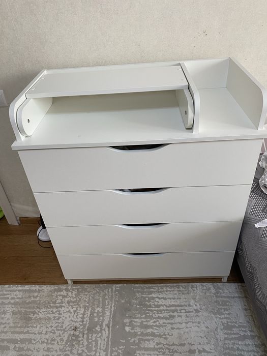 Пеленальный столик