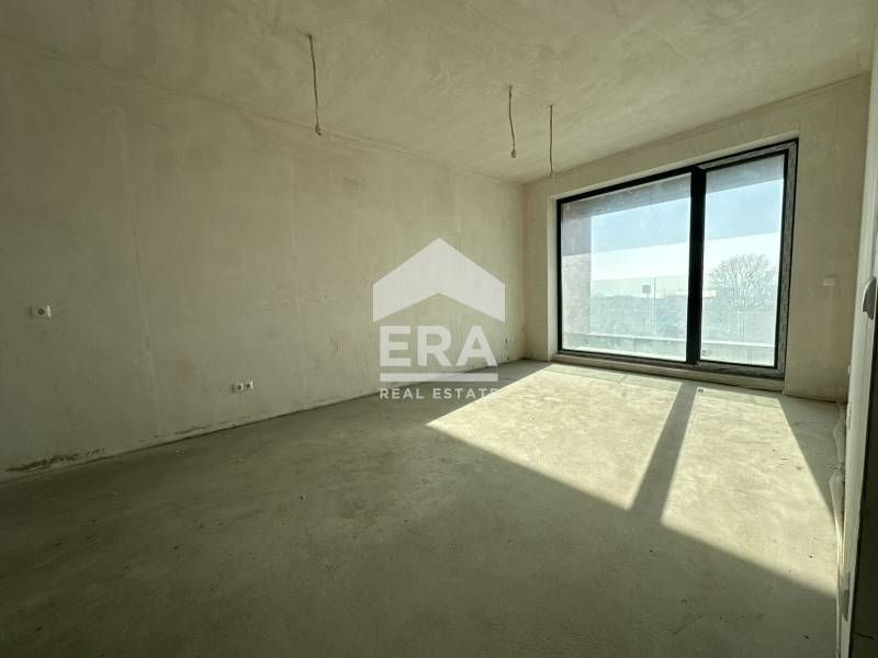 Двустаен южен апартамент за продажба, с морска панорама, в новопострое