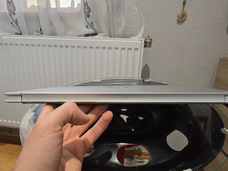 Продавам HP Pavilion модел 15-eh1041nq