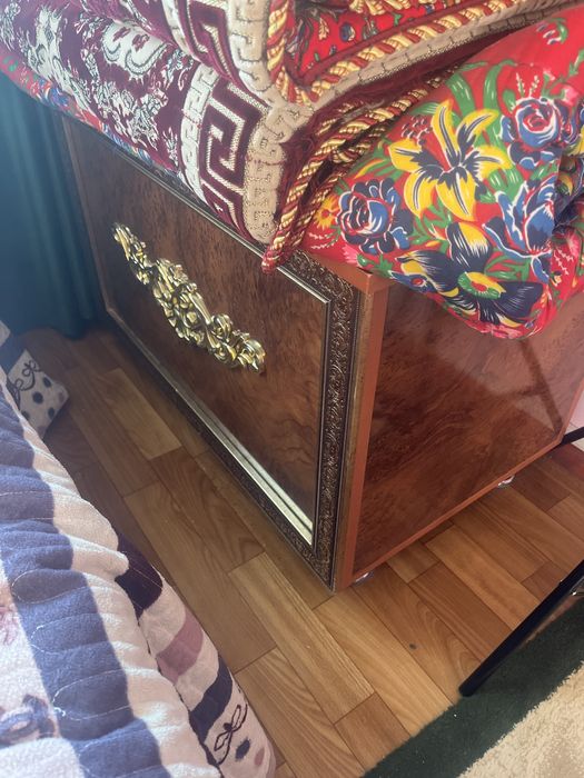 продам сундук в отличном состояний