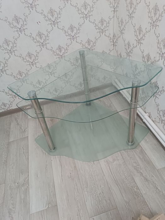 Продам стеклянную тумбу