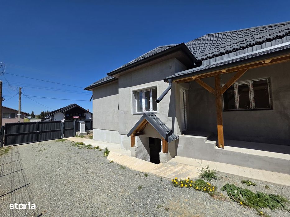 Vand casa la Belis, 800mp teren, la drumu principal, teren drept!