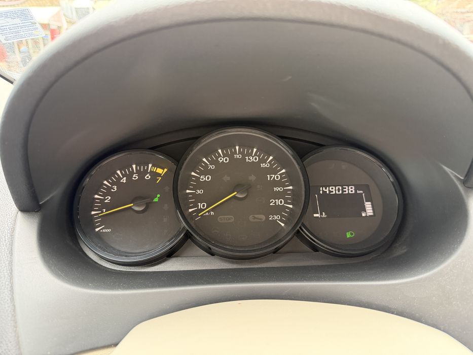 Автомобил Renault Fluence