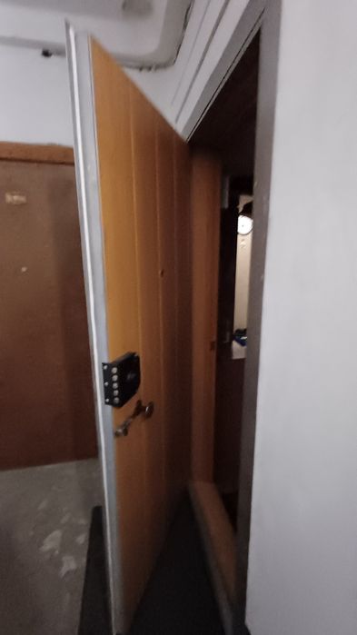 Продам дверь железную