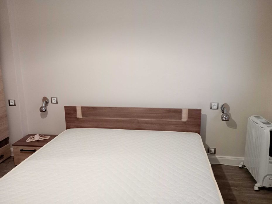 Вътрешни ремонти-Бояджийски услуги ,шпакловка, лепене на плочки и др.