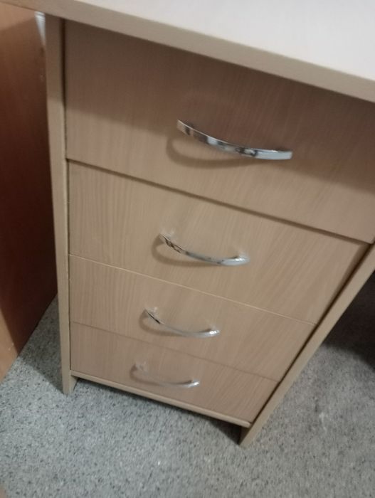 Столь парта.     10.000тг.           .