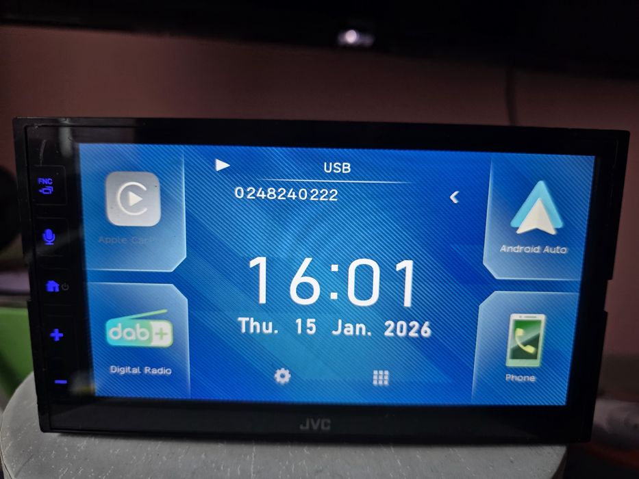 Продавам JVC KW-M785DBW