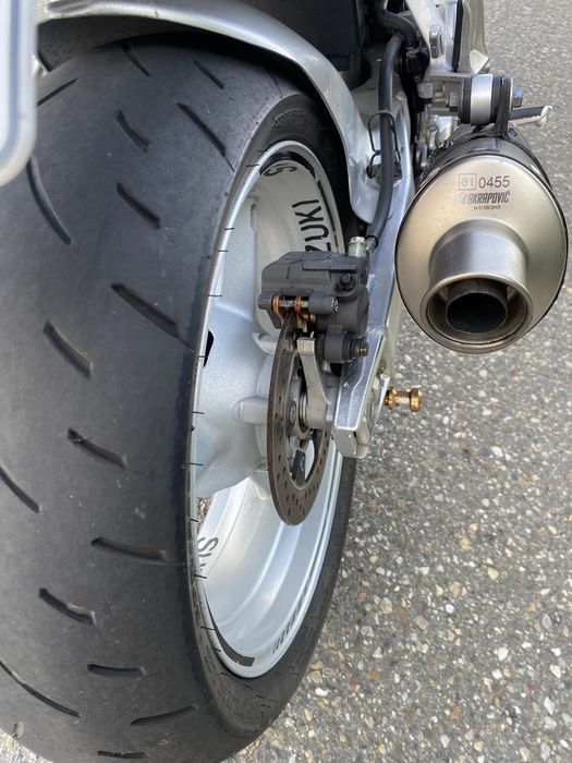 Motocicletă Suzuki SV 1000 (naked)