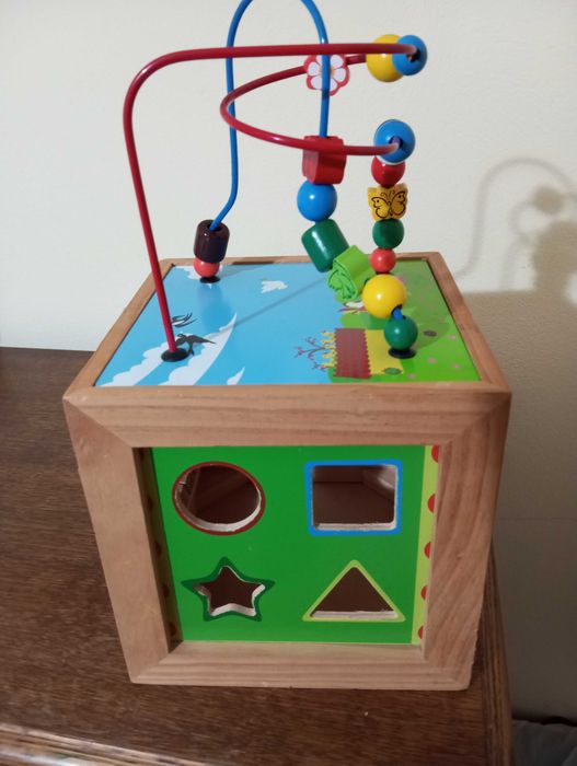Cub mare de lemn multifunctional centru de activități. 20 cm latură