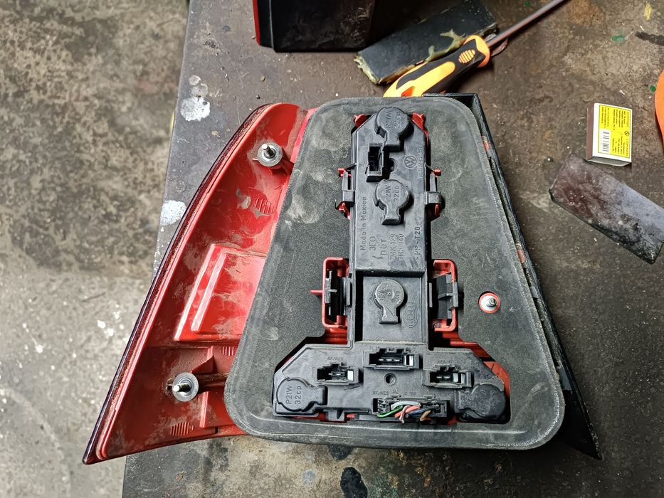 Продам задние фонари