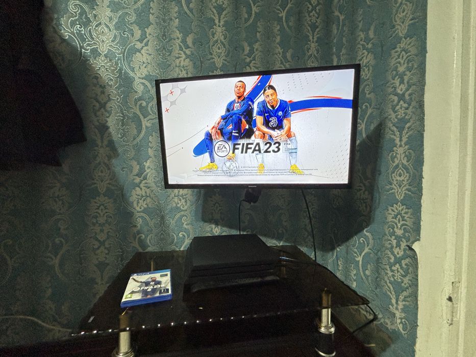 PS4 Pro 1TB + телевизор Samsung