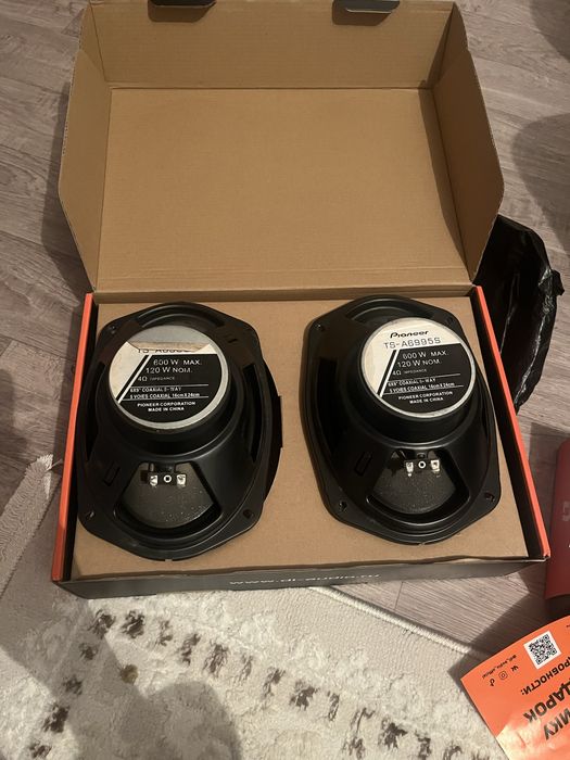 Колонки автомобильные Pioneer.