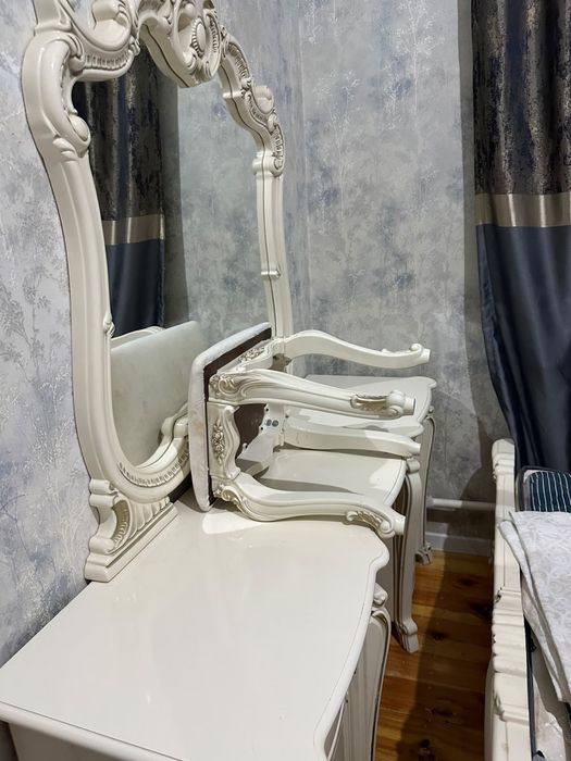 Спальный гарнитур