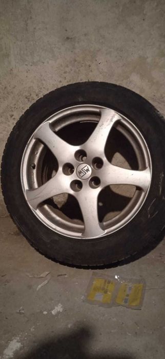 Vând Jante Aliaj Aluminiu, 205 R16, Golf 4 cu cauciucuri de vară