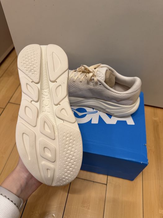 Нови дамски маратонки Hoka