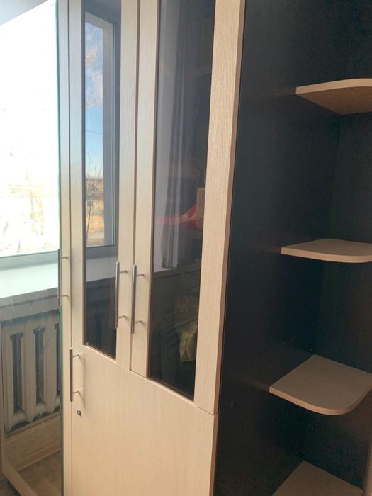 Офисеая мебель шкаф +стол