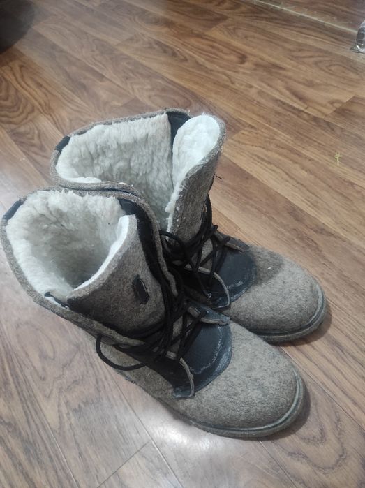 Продам ботинки хорошие 44-45 размер для работы