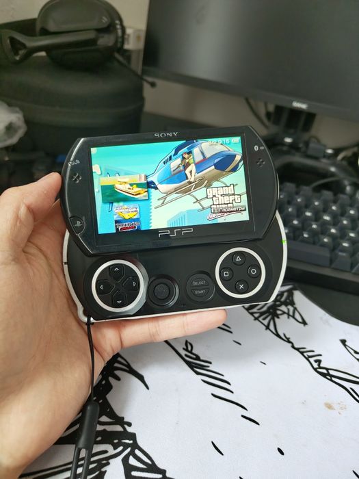 Продам Psp go 16 Gb