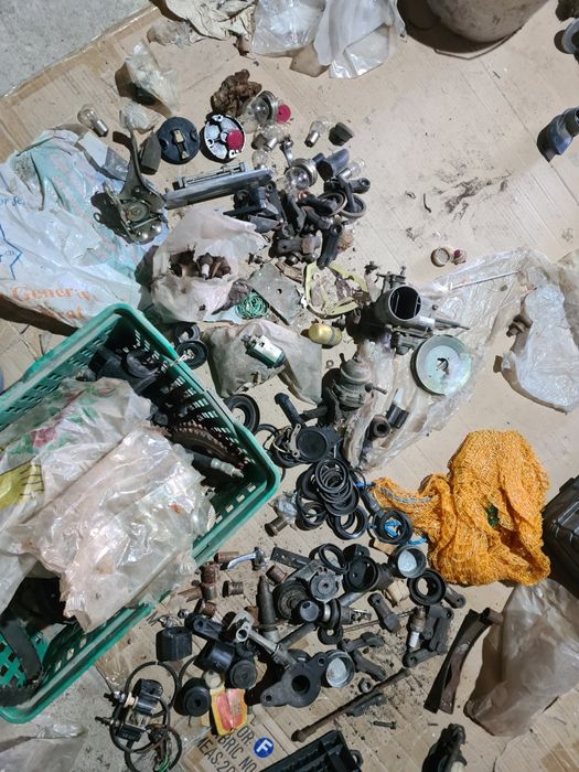 Vând piese de auto  Lada   1200