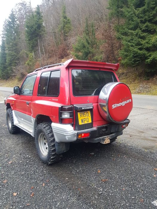 Dezmembrez Mitsubishi pajero shogun motor 2.8 cutie manuală.