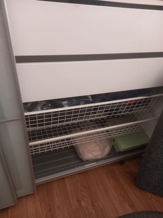 Шкаф-купе IKEA с раздвижными дверями