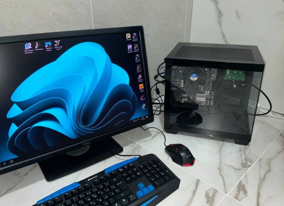 Продам Компьютер ( куча игр, Windows 10 )