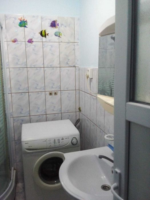 Închiriez garsoniera