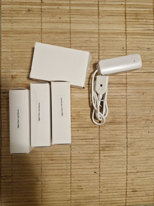 Vand 4 sensori Tuya zigbee pentru inundatie