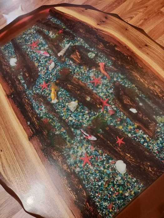 Столик маленький с эпоксидной смолой