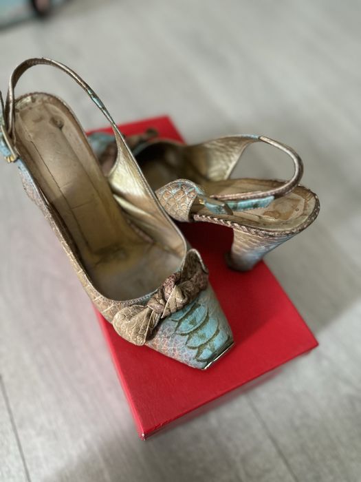 Отдам даром обувь, 36 размер