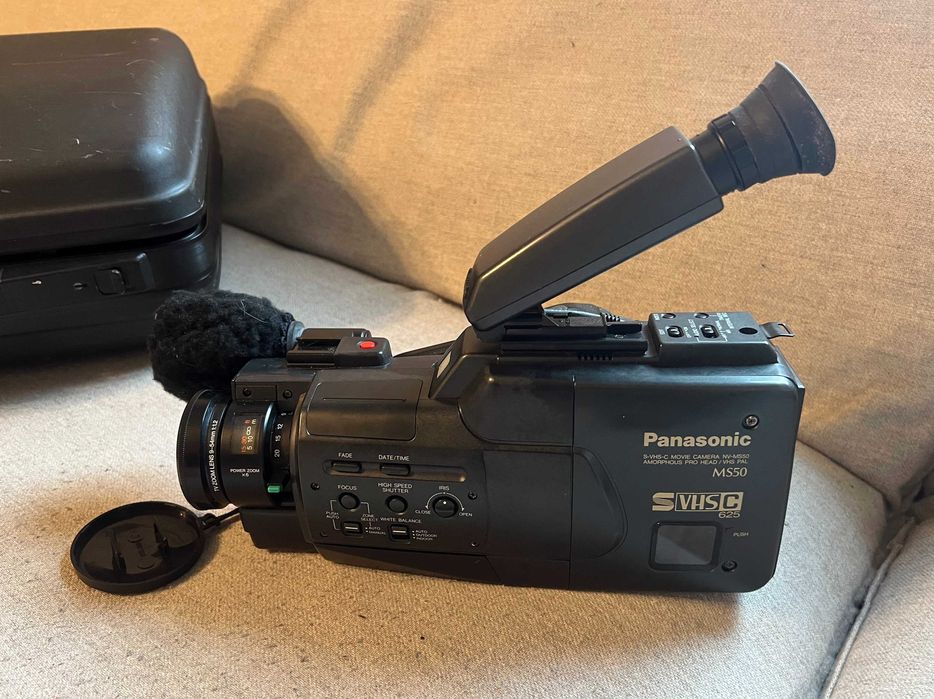Camera video Panasonic NV-MS50B S-VHS + valiza - functionala