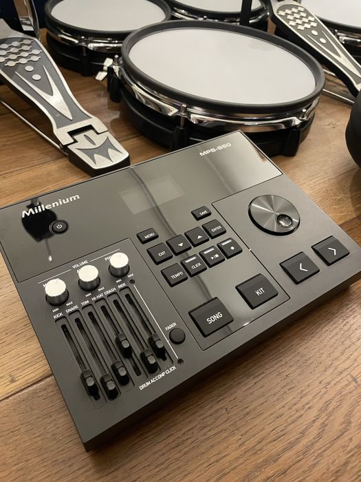 Millenium MPS-850 + amplificator + scaun