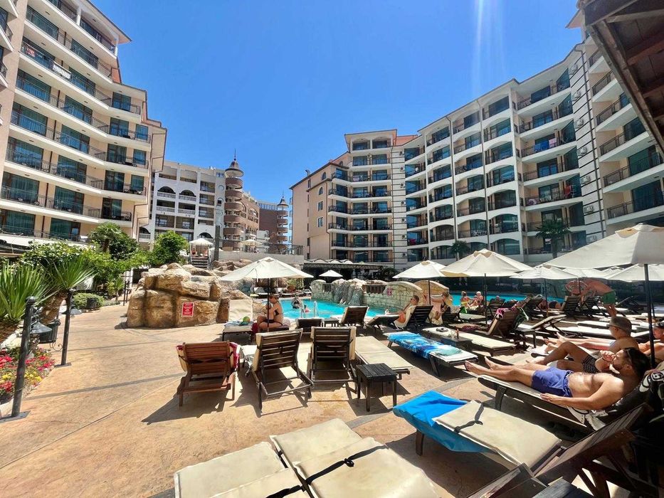 Дава се под наем Двустаен апартамент в к.к. Слънчев бряг - 52 кв.м за 290 € - Снимка #1