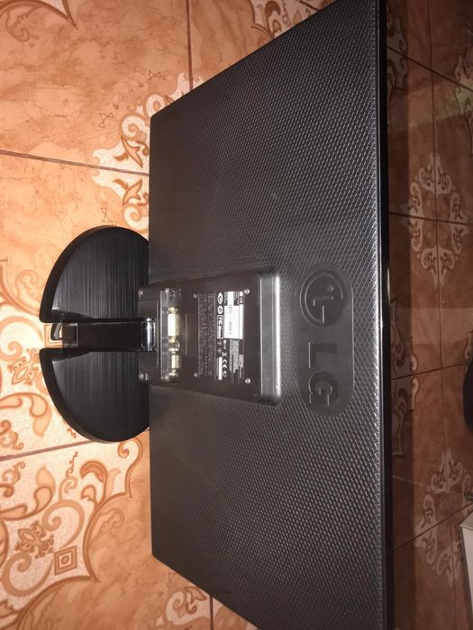 Vând ps4 silm si monitor LG