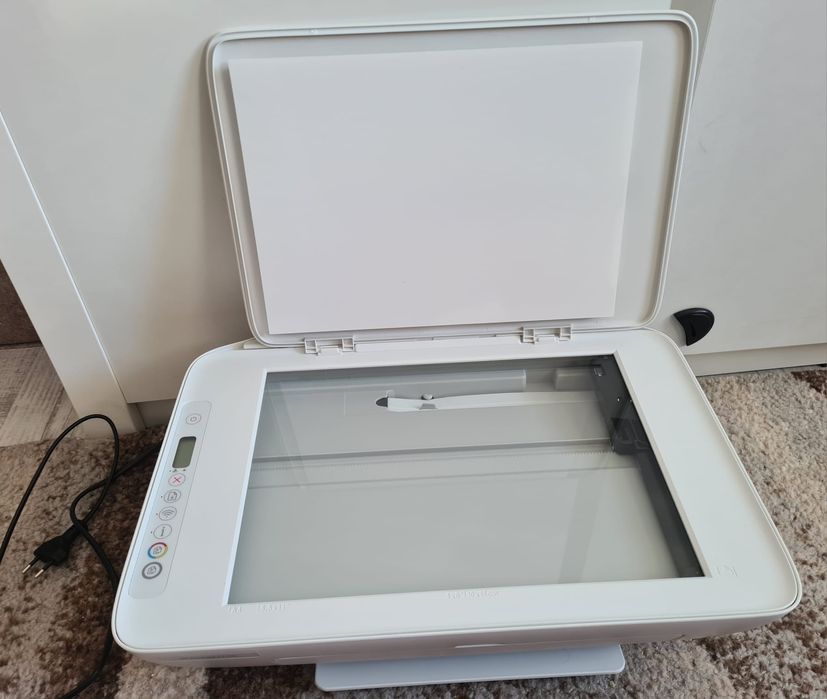 Vând imprimanta Multifuncțională HP DeskJet 2710e wireless