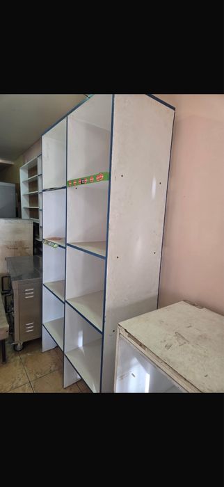 Продам стеллажи в магазин