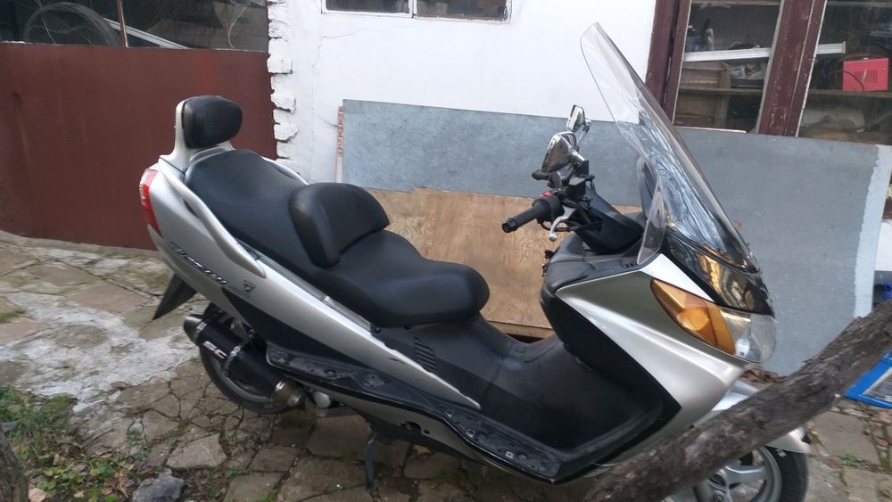 Suzuki Burgman 250,400 сузуки бъргман 250 мерцедесовия стоп 2000 год.