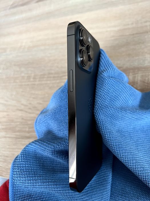 iPhone 13 Pro 256GB Graphite + 11 кейса